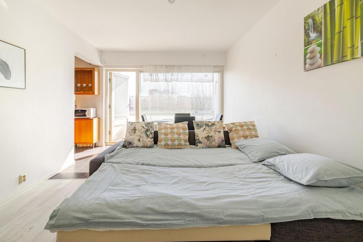 In And Super Easy To Airport And Center And A Private Free Parking Huoneisto *