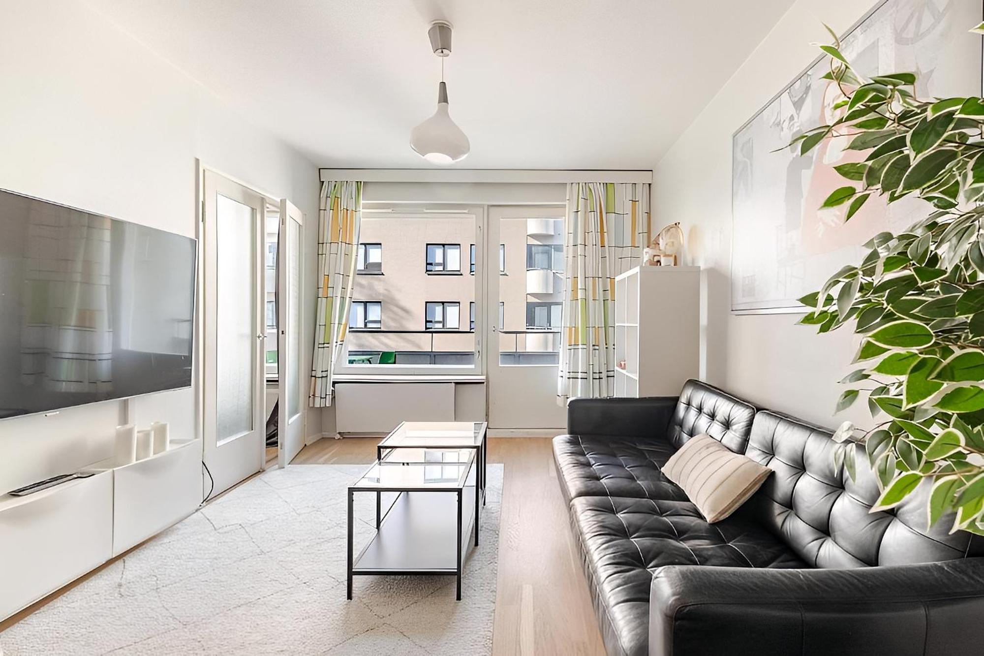 In Design District - Keybox Check-in, Balcony, Netflix *