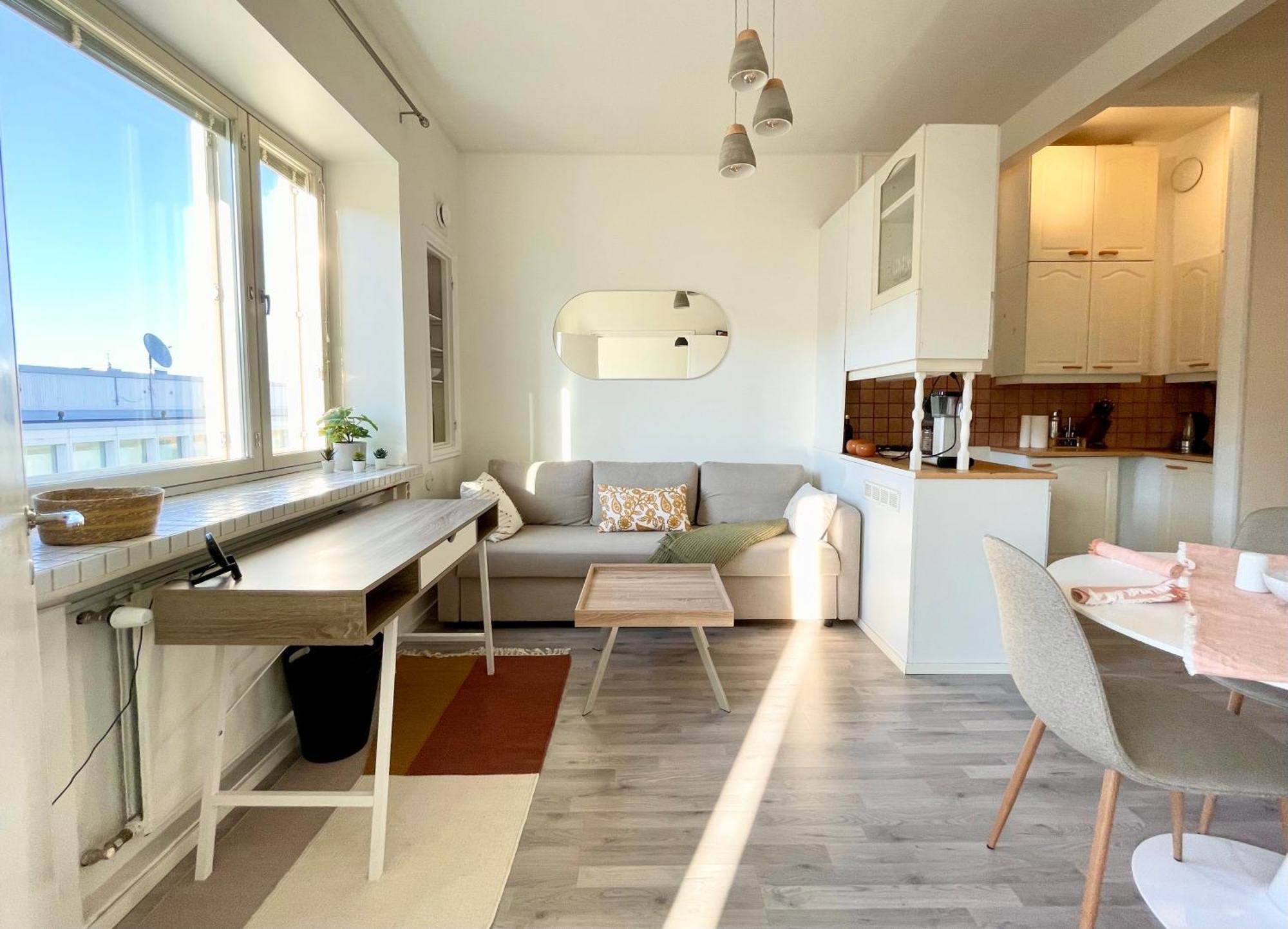 Huoneisto Penthouse Toeoeloe - High Ceilings, Wi-fi, 24h Shop *