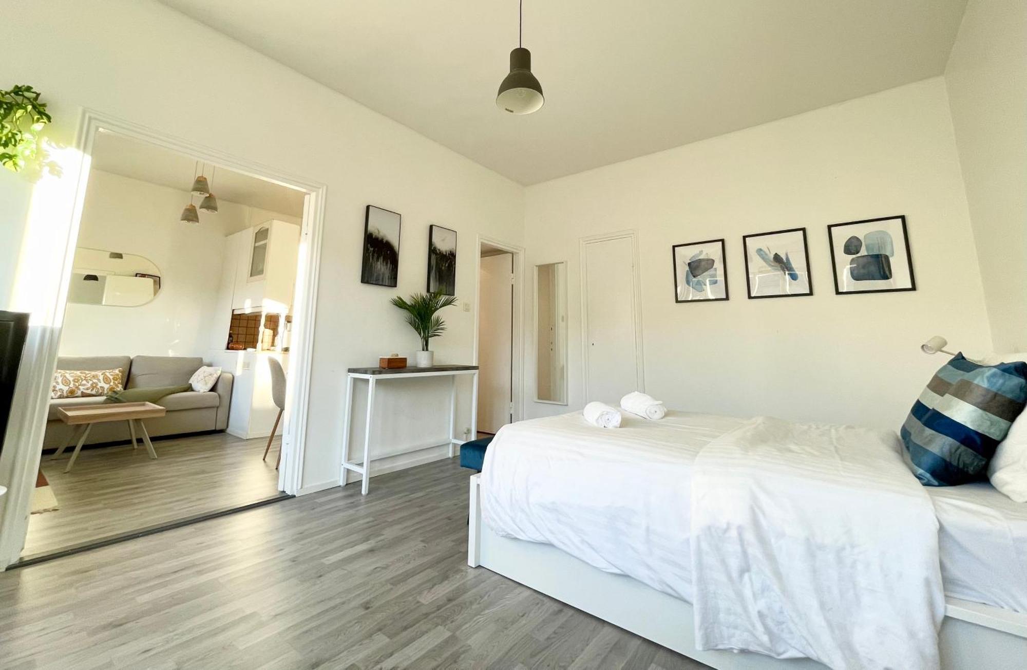 Penthouse Toeoeloe - High Ceilings, Wi-fi, 24h Shop *