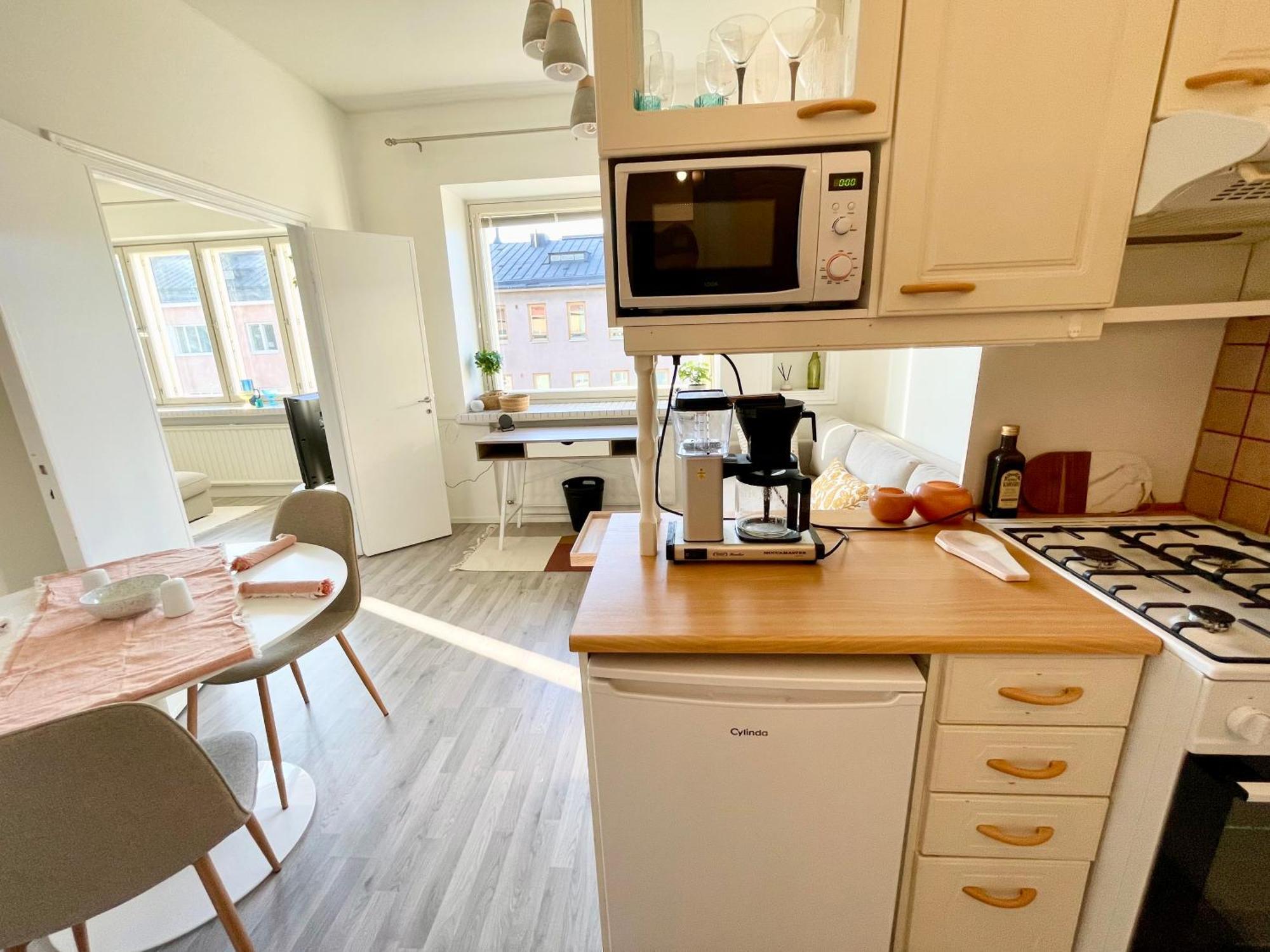 Huoneisto Penthouse Toeoeloe - High Ceilings, Wi-fi, 24h Shop Helsinki