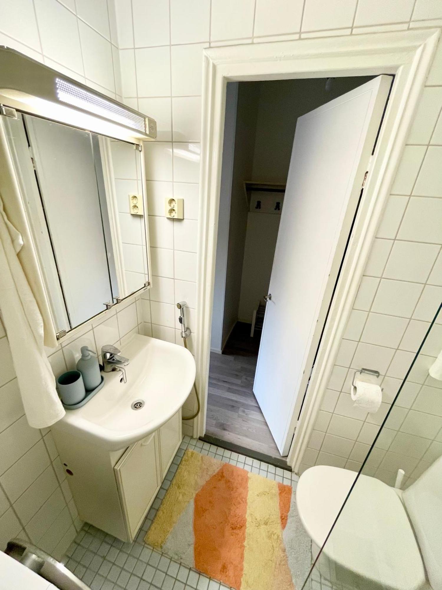 Penthouse Toeoeloe - High Ceilings, Wi-fi, 24h Shop *