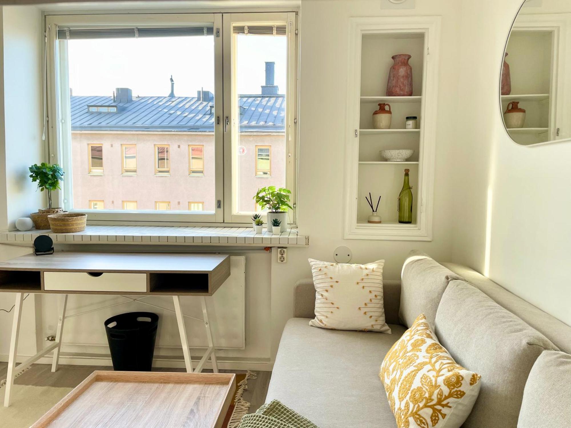 Huoneisto Penthouse Toeoeloe - High Ceilings, Wi-fi, 24h Shop *