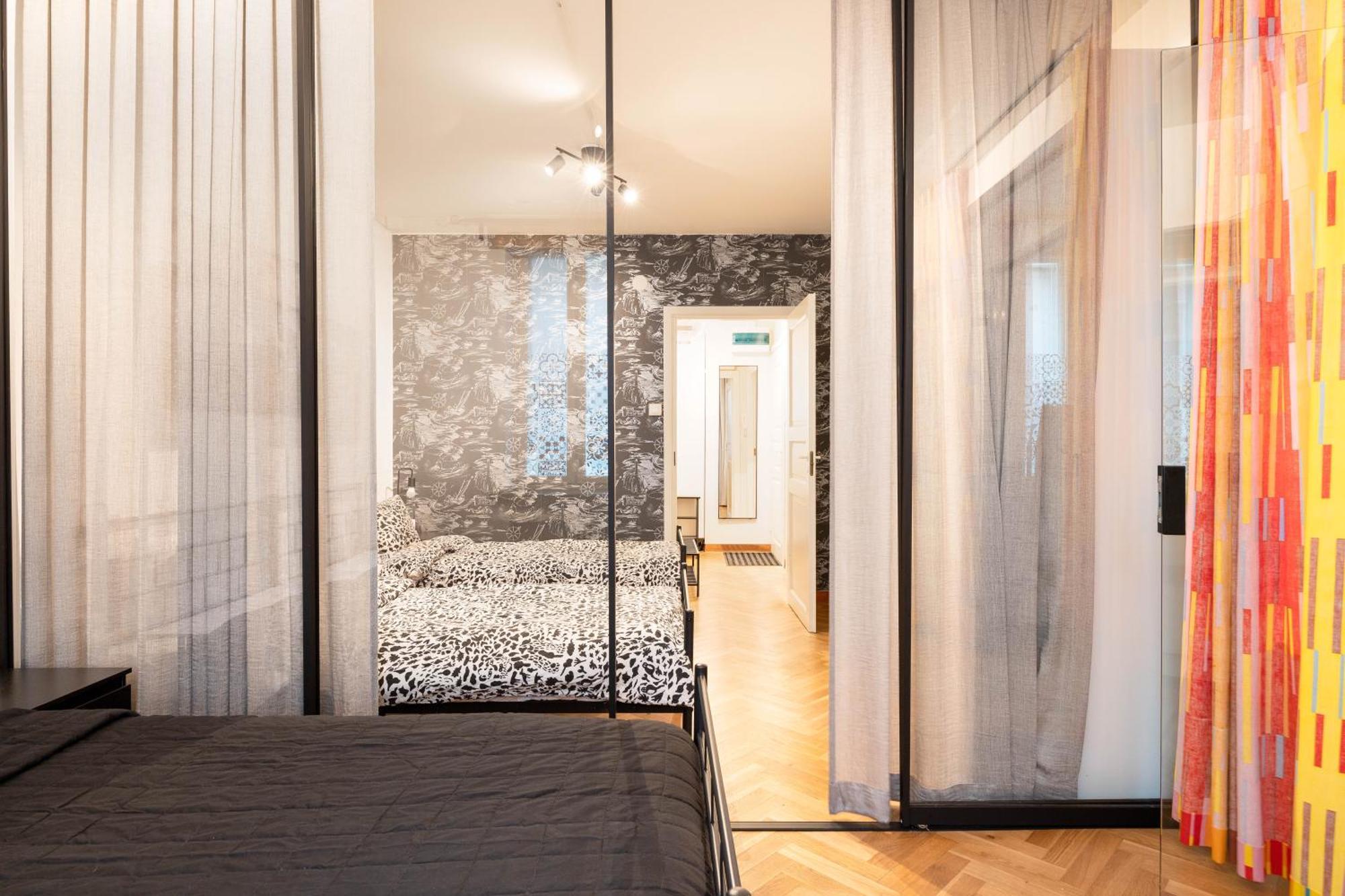 Huoneisto Great Location & Transport Connections With All Amenities 1-8 People Free Continental Breakfast Wifi Coffee &Tea *