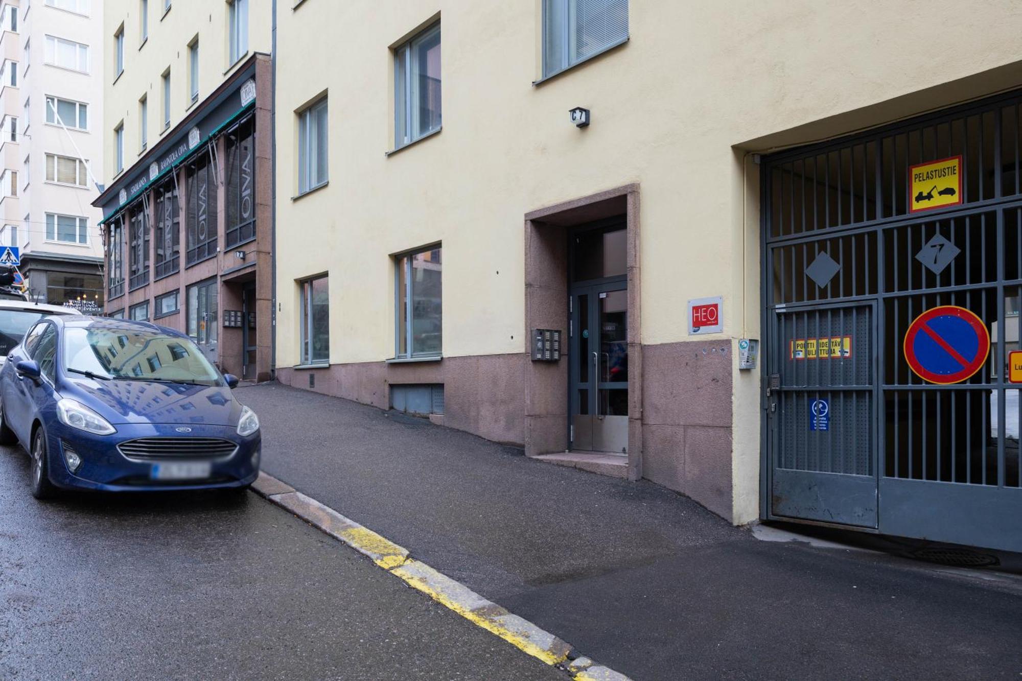 Great Location & Transport Connections With All Amenities 1-8 People Free Continental Breakfast Wifi Coffee &Tea Helsinki