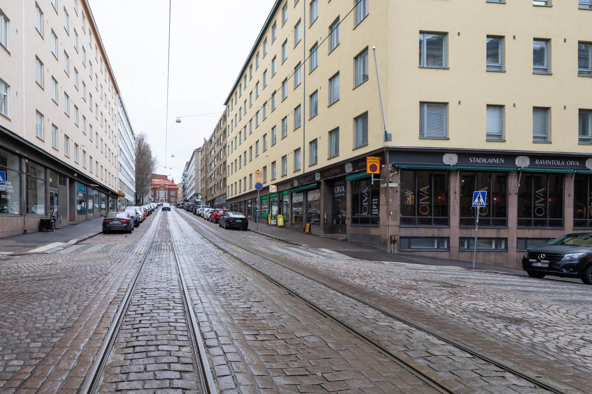 Great Location & Transport Connections With All Amenities 1-8 People Free Continental Breakfast Wifi Coffee &Tea Huoneisto