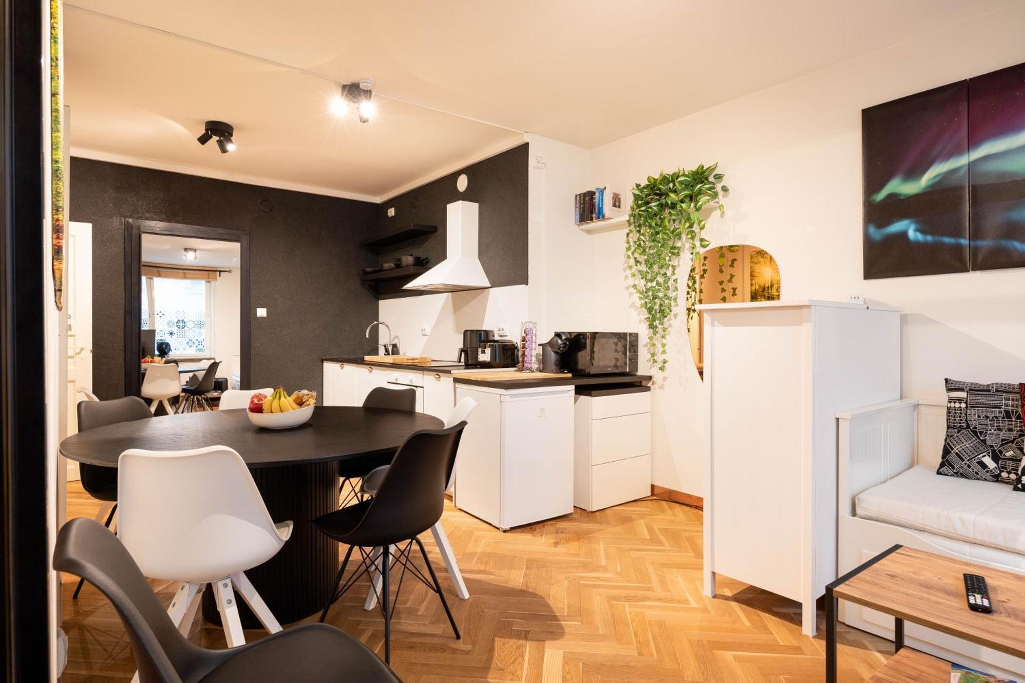 Great Location & Transport Connections With All Amenities 1-8 People Free Continental Breakfast Wifi Coffee &Tea Huoneisto Helsinki