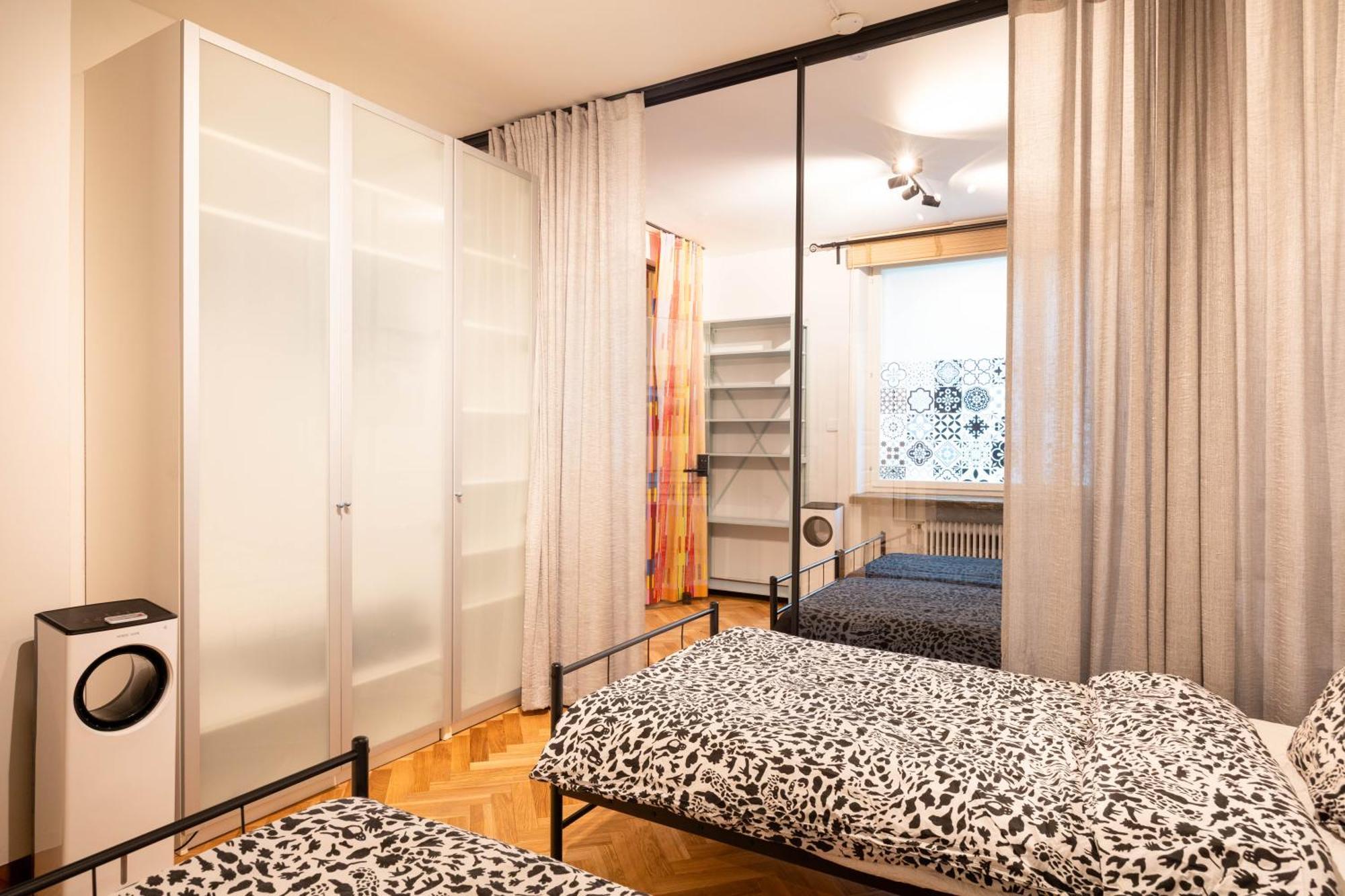 Great Location & Transport Connections With All Amenities 1-8 People Free Continental Breakfast Wifi Coffee &Tea *