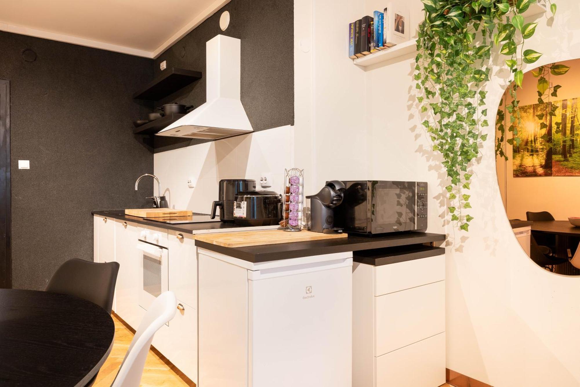 Great Location & Transport Connections With All Amenities 1-8 People Free Continental Breakfast Wifi Coffee &Tea Helsinki