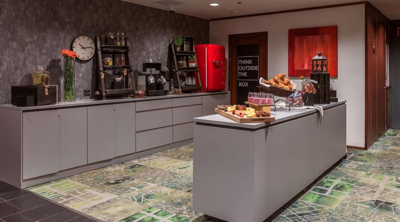 Radisson Blu Plaza Hotel, Hotelli 4*