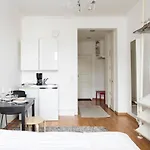 2Ndhomes Bright Studio In Fredrikinkatu