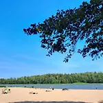 Puotilan Idylli Meren Laehellae
