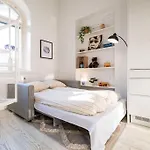 Central Lux Condo In Downtown