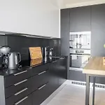 18Th Floor Helsinki High Point 1 Bdr Apartment With City View - Free Garage Parking