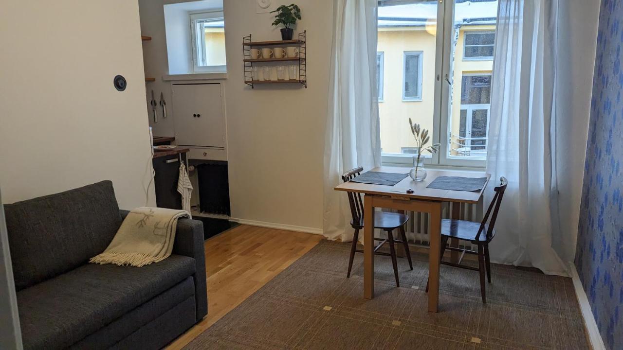 A Cosy Flat Next To Metro Huoneisto Helsinki