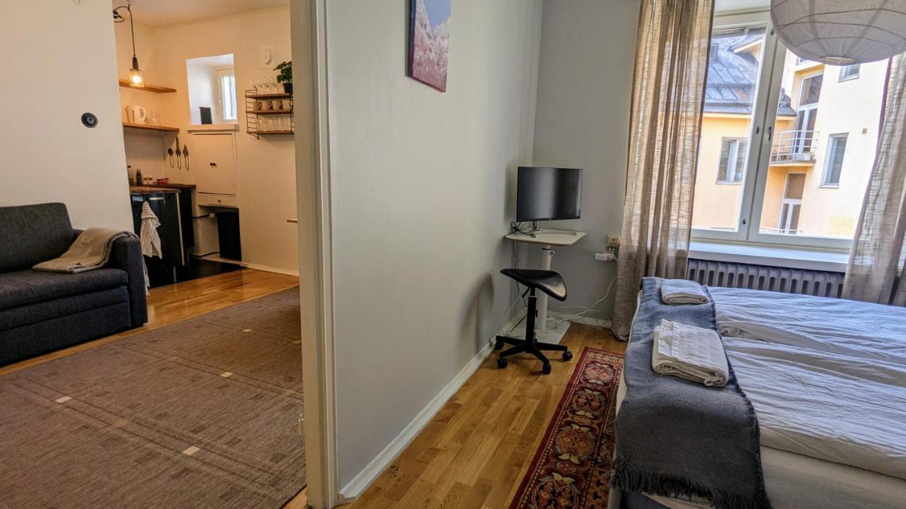 A Cosy Flat Next To Metro Huoneisto *