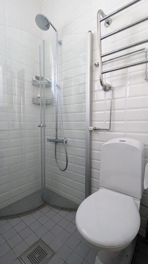 A Cosy Flat Next To Metro Huoneisto
