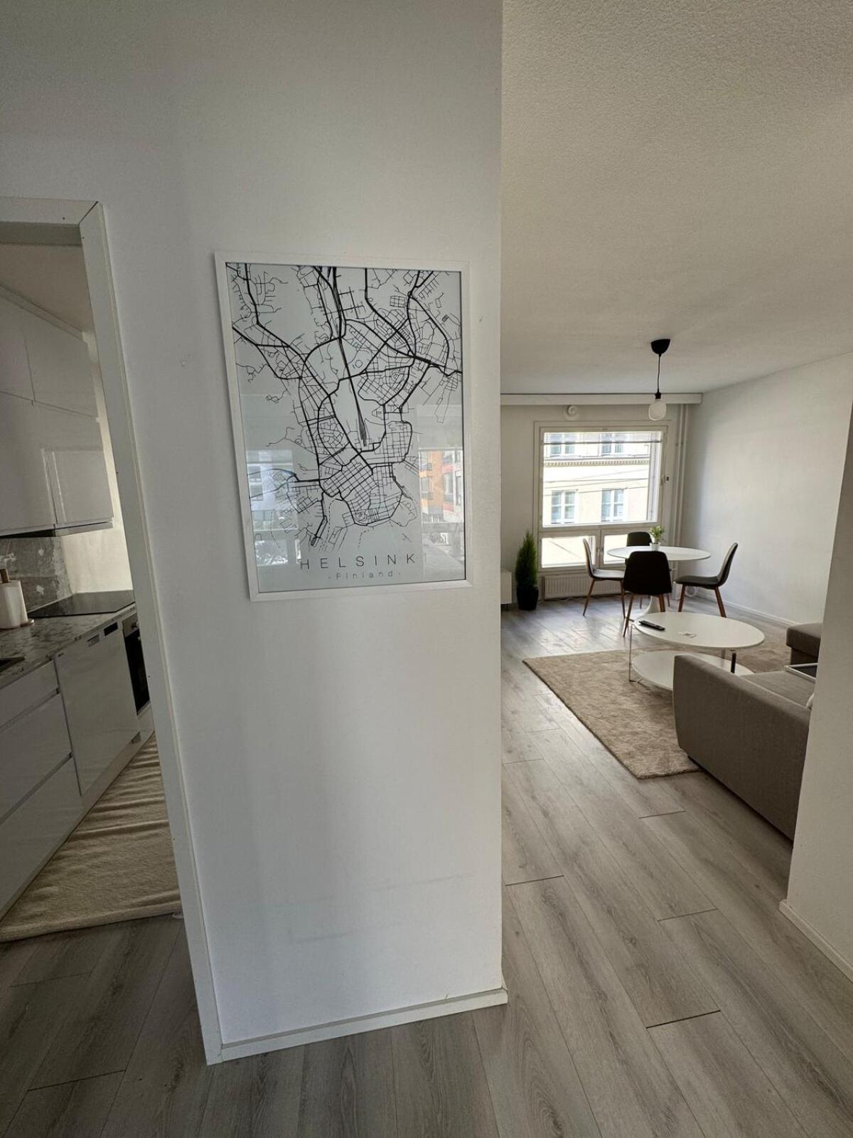 Huoneisto 2 Bedroom With A Balcony In The Center Of *