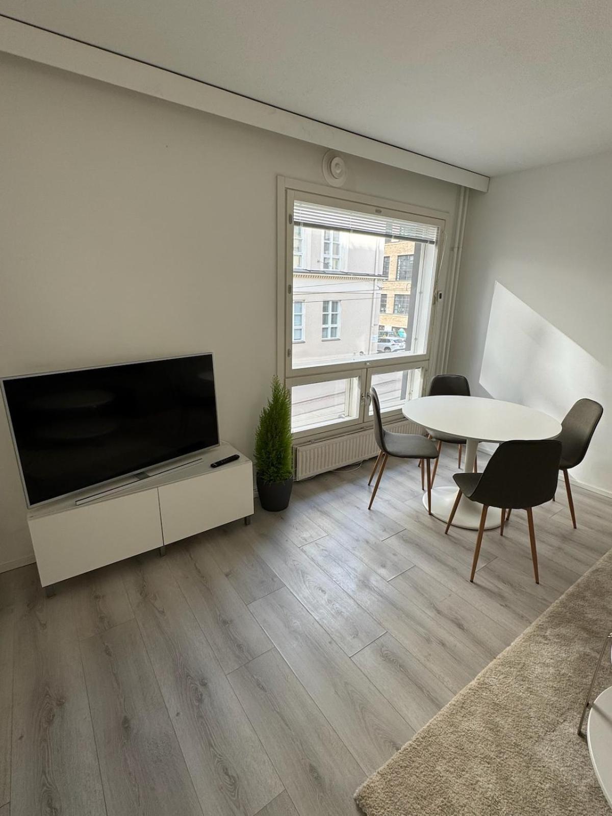 Huoneisto 2 Bedroom With A Balcony In The Center Of Helsinki