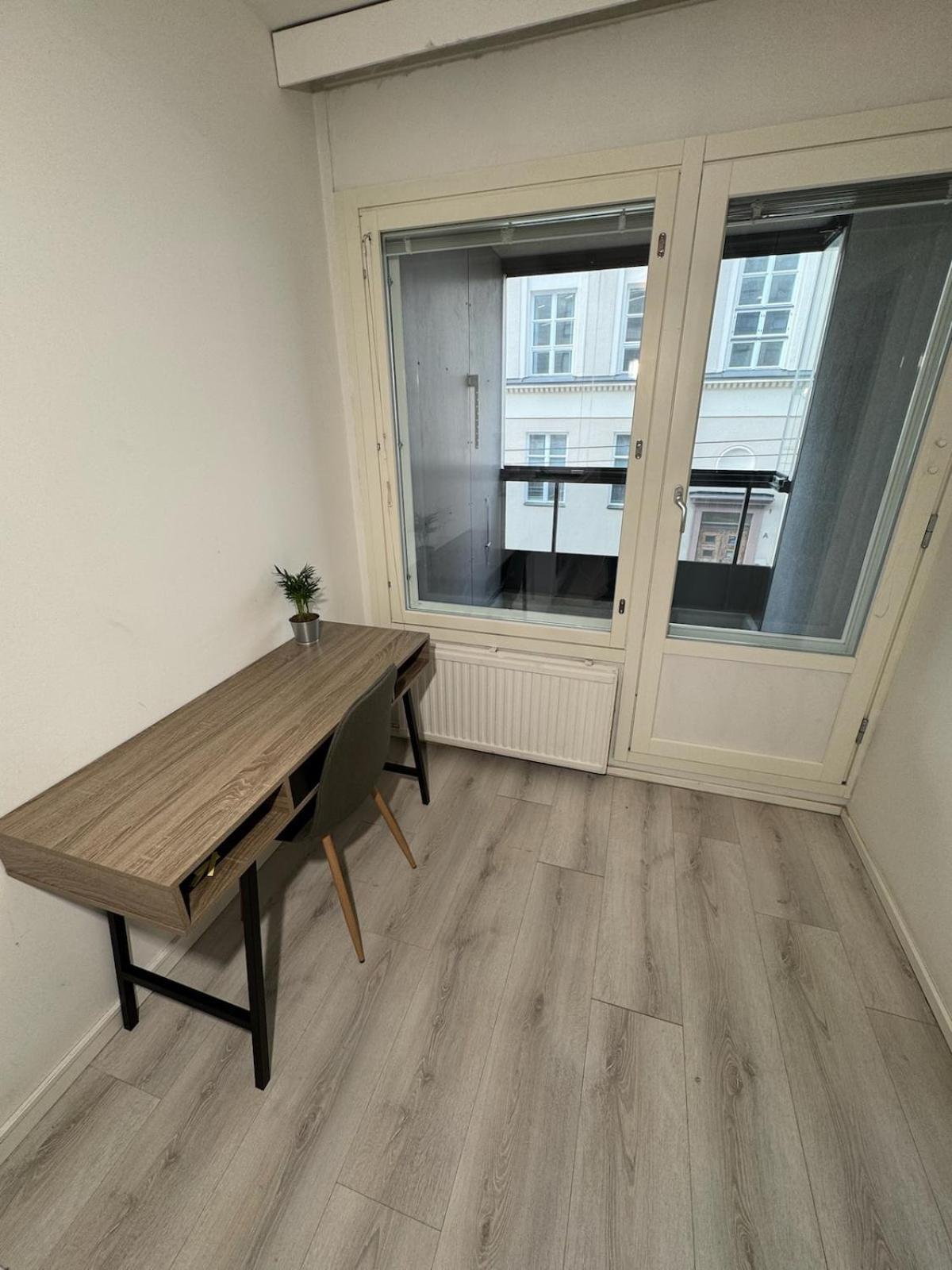 2 Bedroom With A Balcony In The Center Of Helsinki