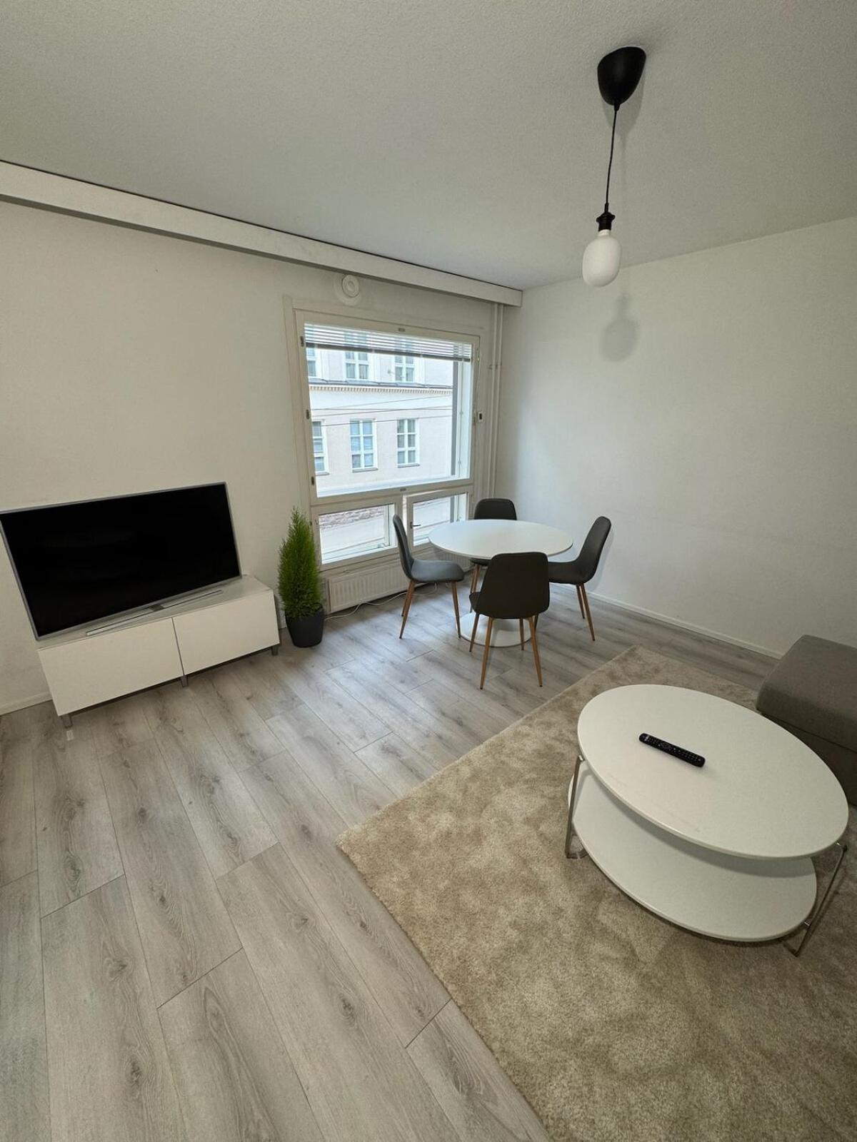 2 Bedroom With A Balcony In The Center Of Huoneisto