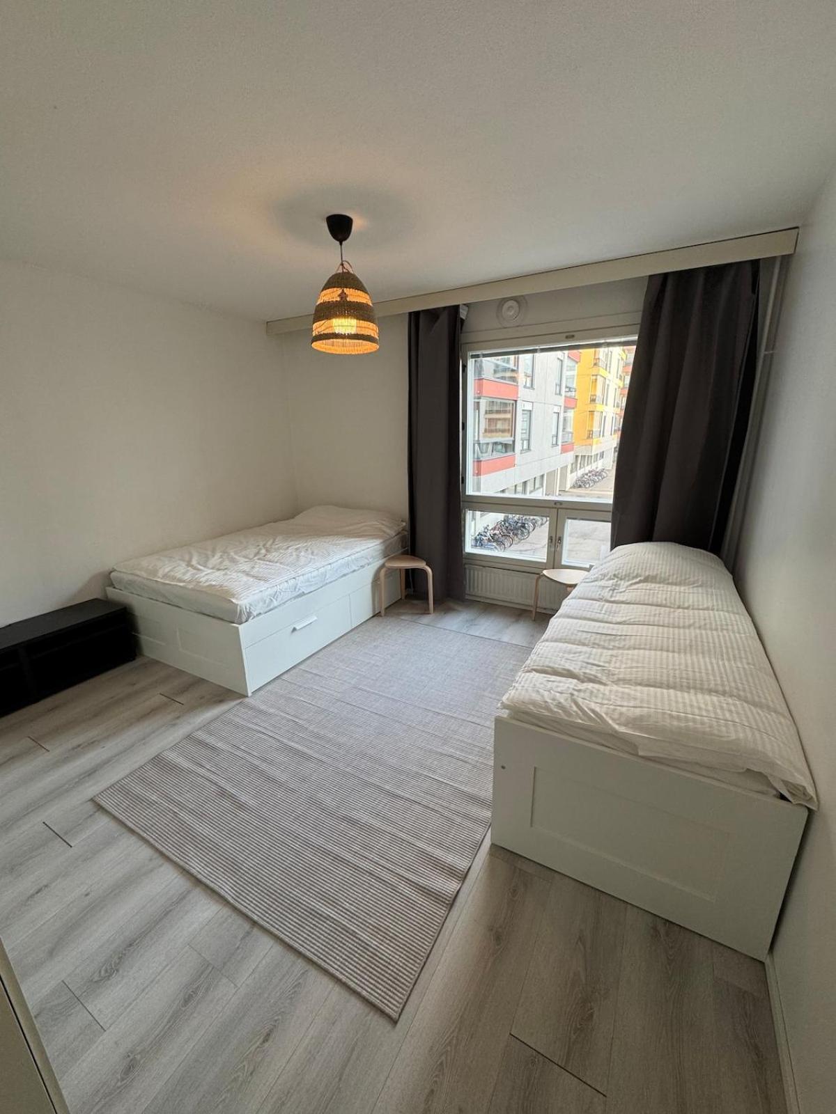 2 Bedroom With A Balcony In The Center Of Huoneisto