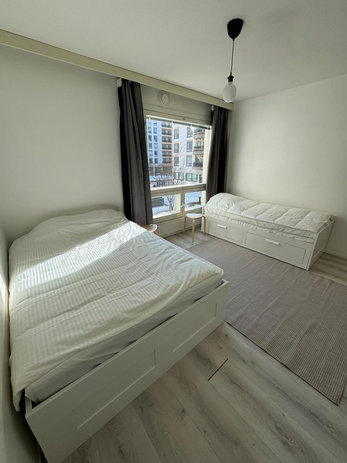 Huoneisto 2 Bedroom With A Balcony In The Center Of